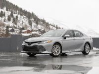 Toyota Camry XLE (2020) - picture 3 of 7