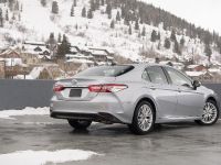 Toyota Camry XLE (2020) - picture 5 of 7