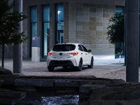 Toyota Corolla Nightshade (2020) - picture 8 of 15