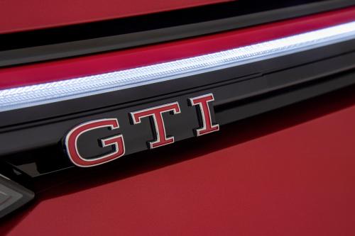 Volkswagen Golf 8 GTI (2020) - picture 24 of 26