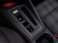 Volkswagen Golf 8 GTI (2020) - picture 18 of 26