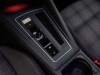Volkswagen Golf (2020) - picture 18 of 20