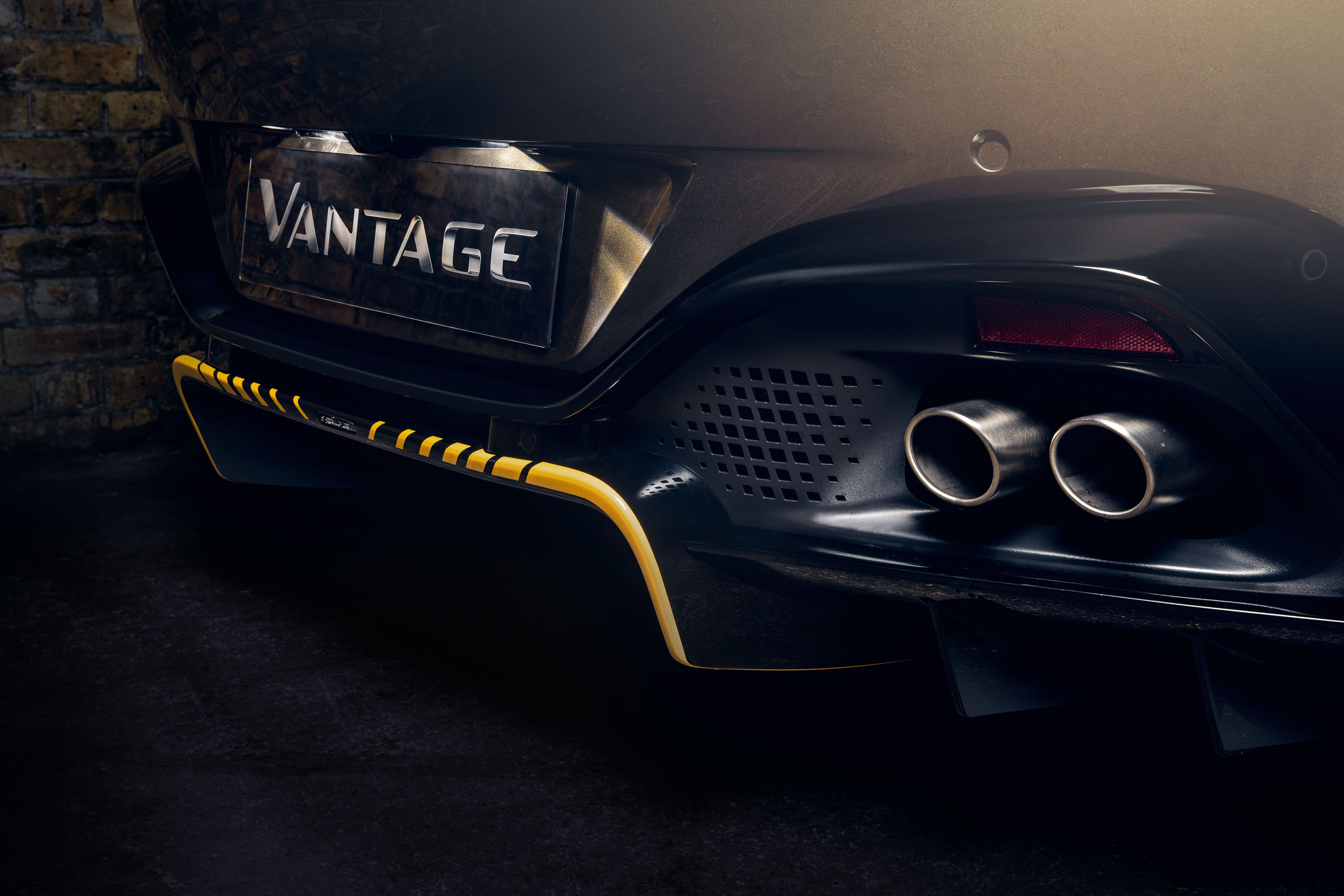 Aston Martin Vantage 007 Edition