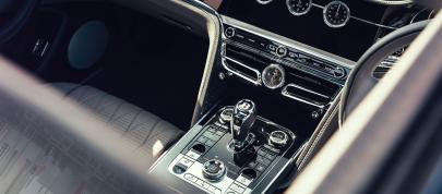 Bentley Flying Spur V8 (2021) - picture 12 of 14