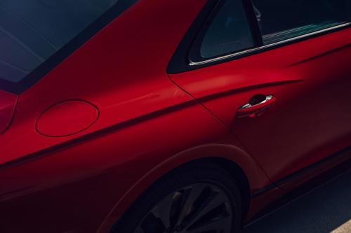 Bentley Flying Spur V8 (2021) - picture 8 of 14