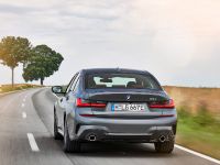 BMW 3 330e xDrive (2021) - picture 4 of 7