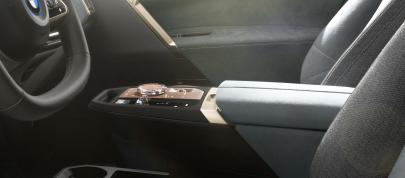 BMW iX (2021) - picture 31 of 65