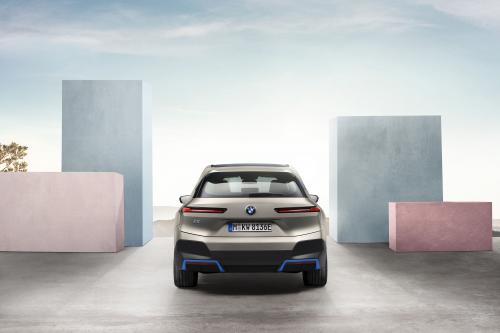 BMW iX (2021) - picture 25 of 65