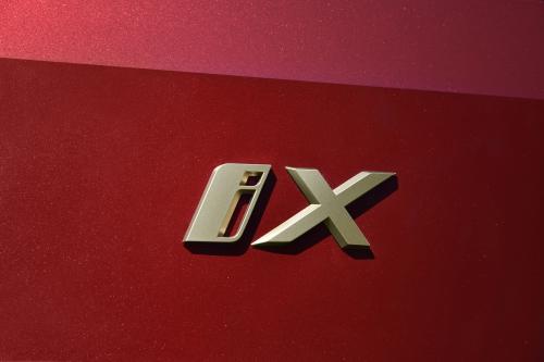 BMW iX (2021) - picture 40 of 65