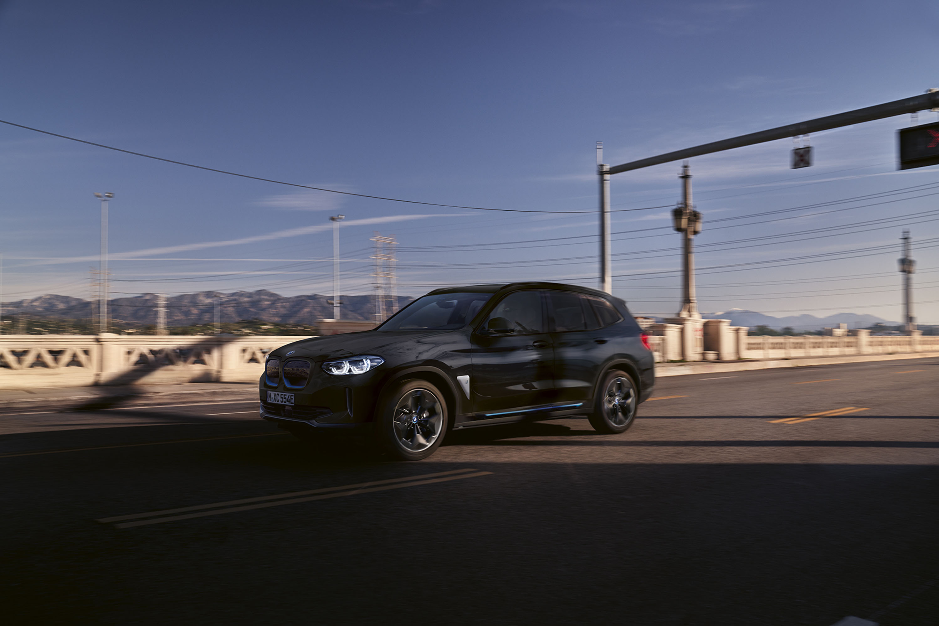 BMW iX3 Premier Edition