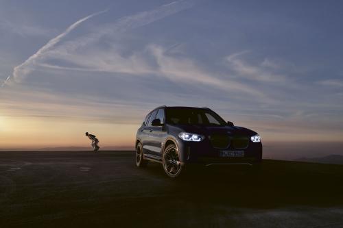 BMW iX3 Premier Edition (2021) - picture 1 of 13