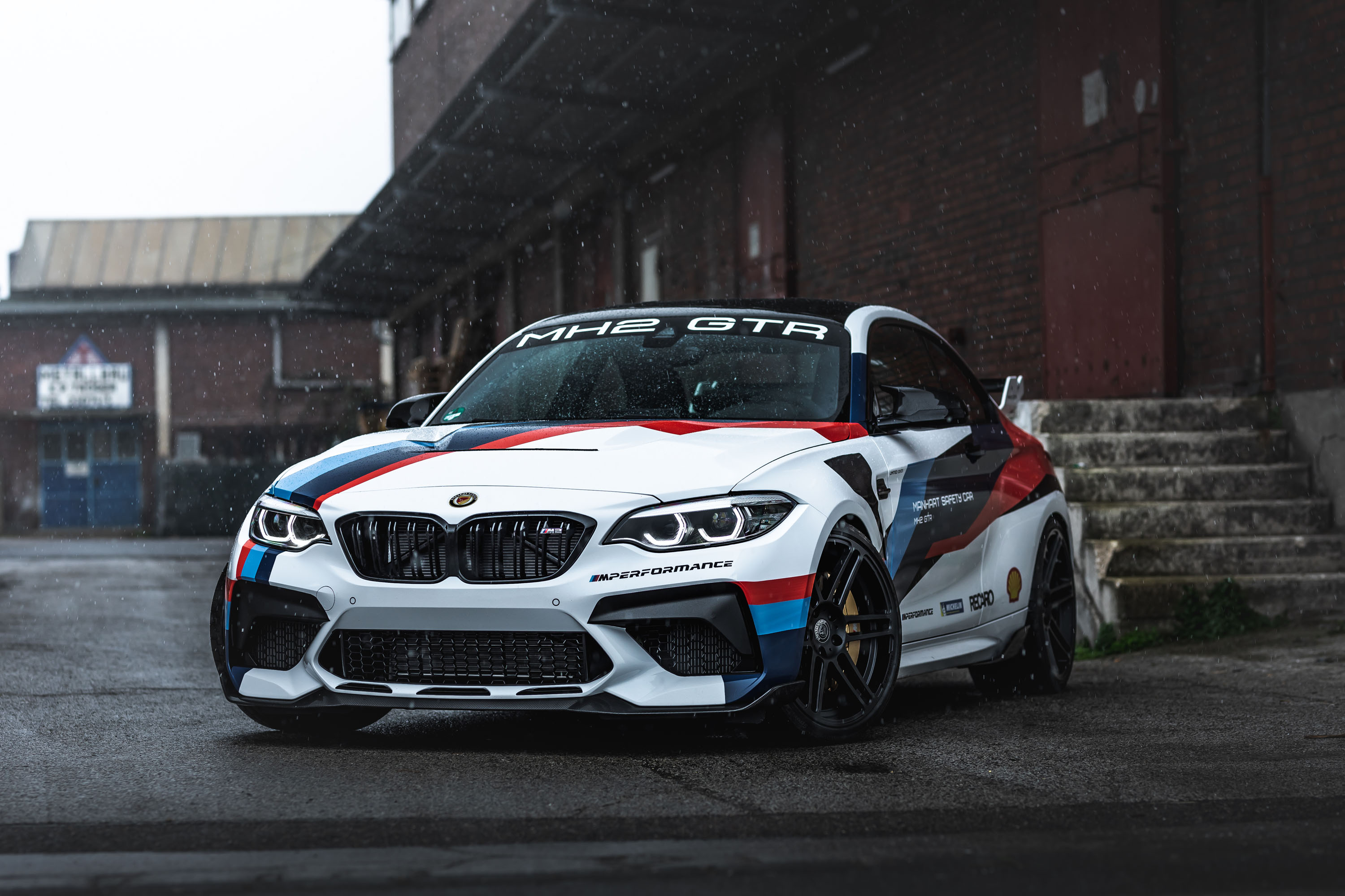 BMW Manhart MH2 GTR