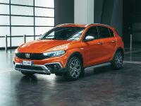 Fiat Tipo Cross (2021) - picture 2 of 25