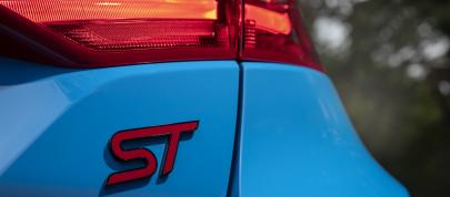 Ford Fiesta ST Edition (2021) - picture 12 of 45