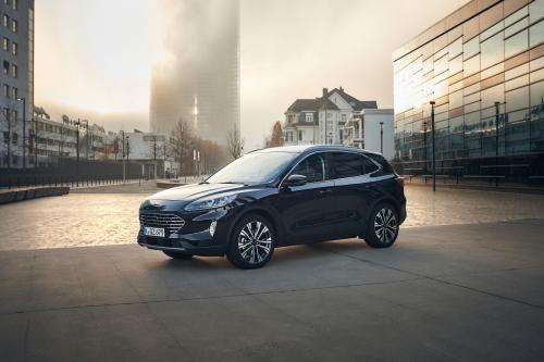 Ford Kuga Hybrid (2021) - picture 1 of 7