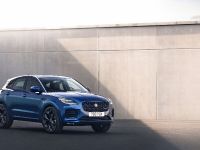 Jaguar E-PACE new (2021) - picture 3 of 41