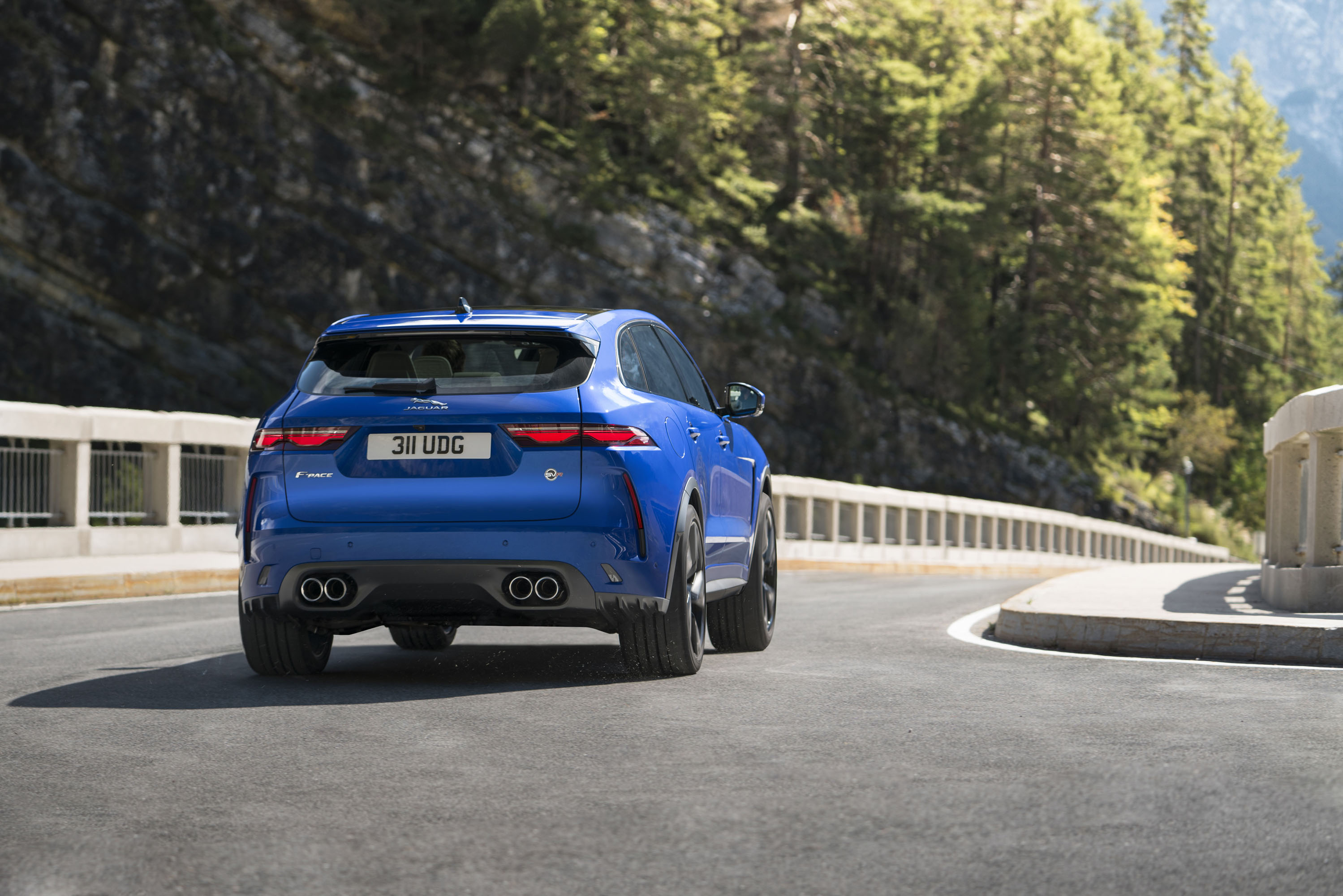 Jaguar F-PACE SVR