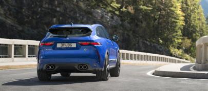 Jaguar F-PACE SVR (2021) - picture 4 of 24