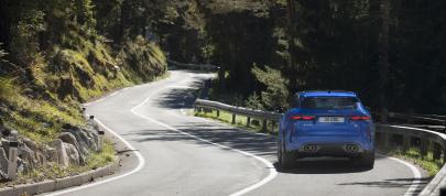 Jaguar F-PACE SVR (2021) - picture 7 of 24