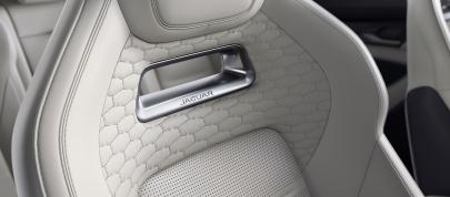 Jaguar F-PACE SVR (2021) - picture 20 of 24