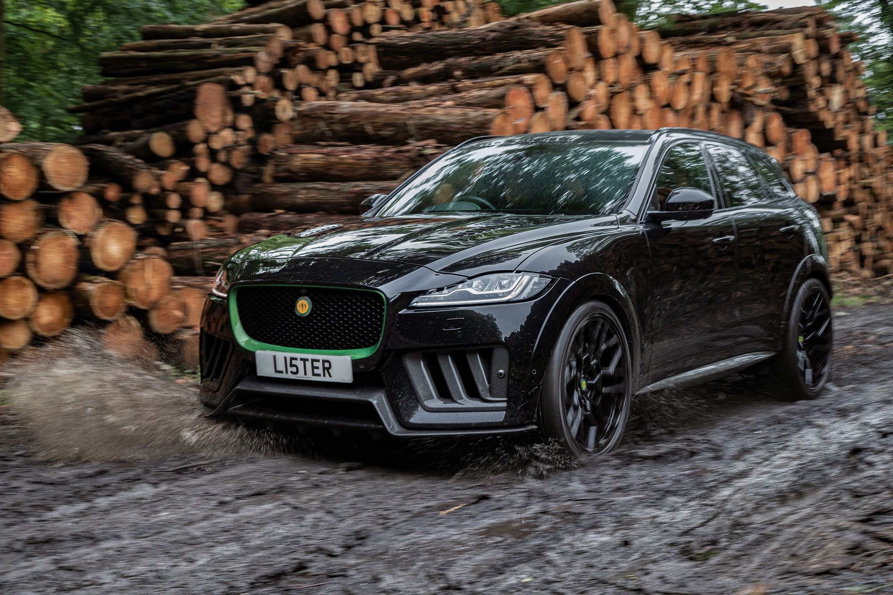 Jaguar F-PACE SVR