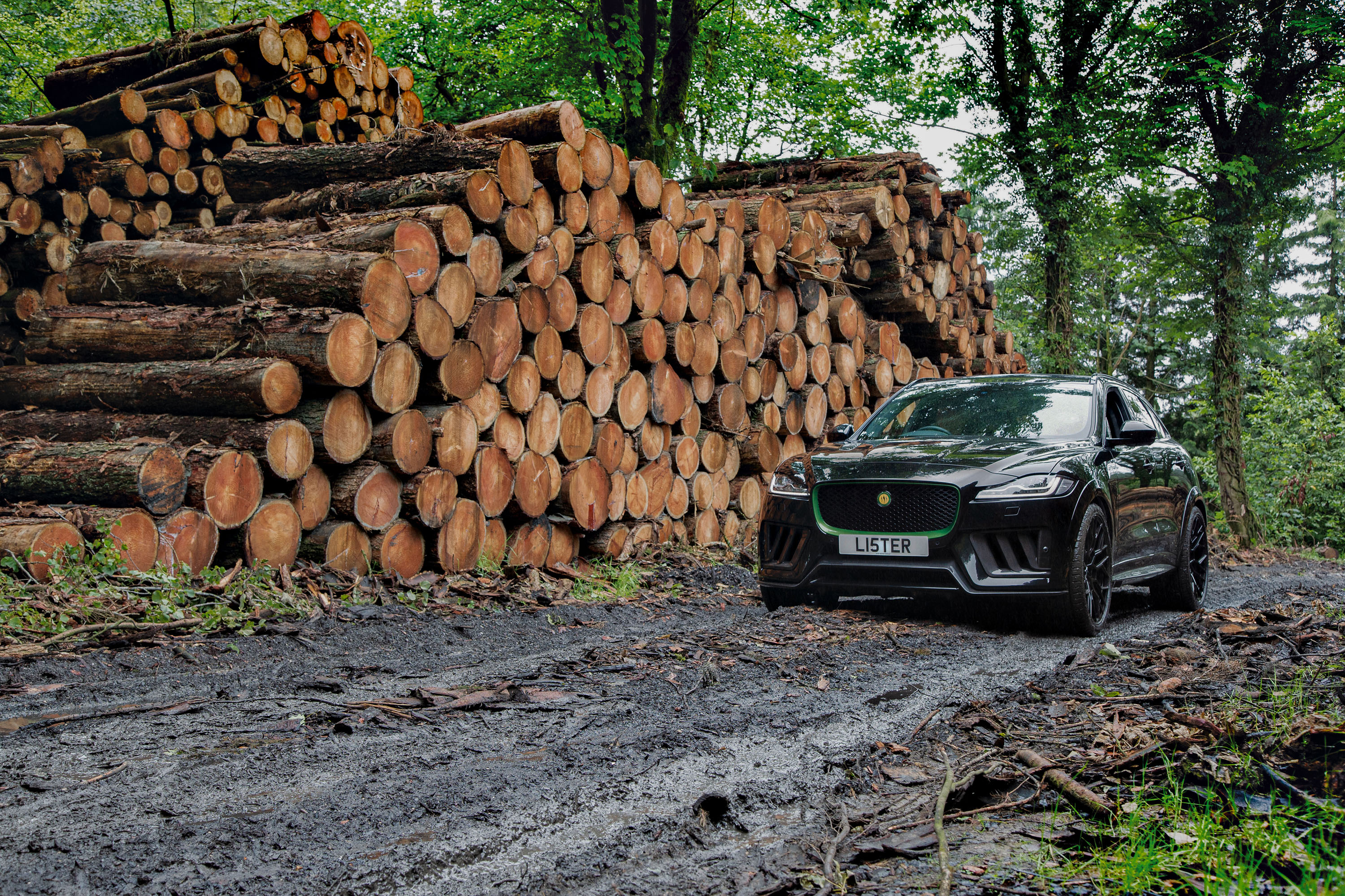 Jaguar F-PACE SVR