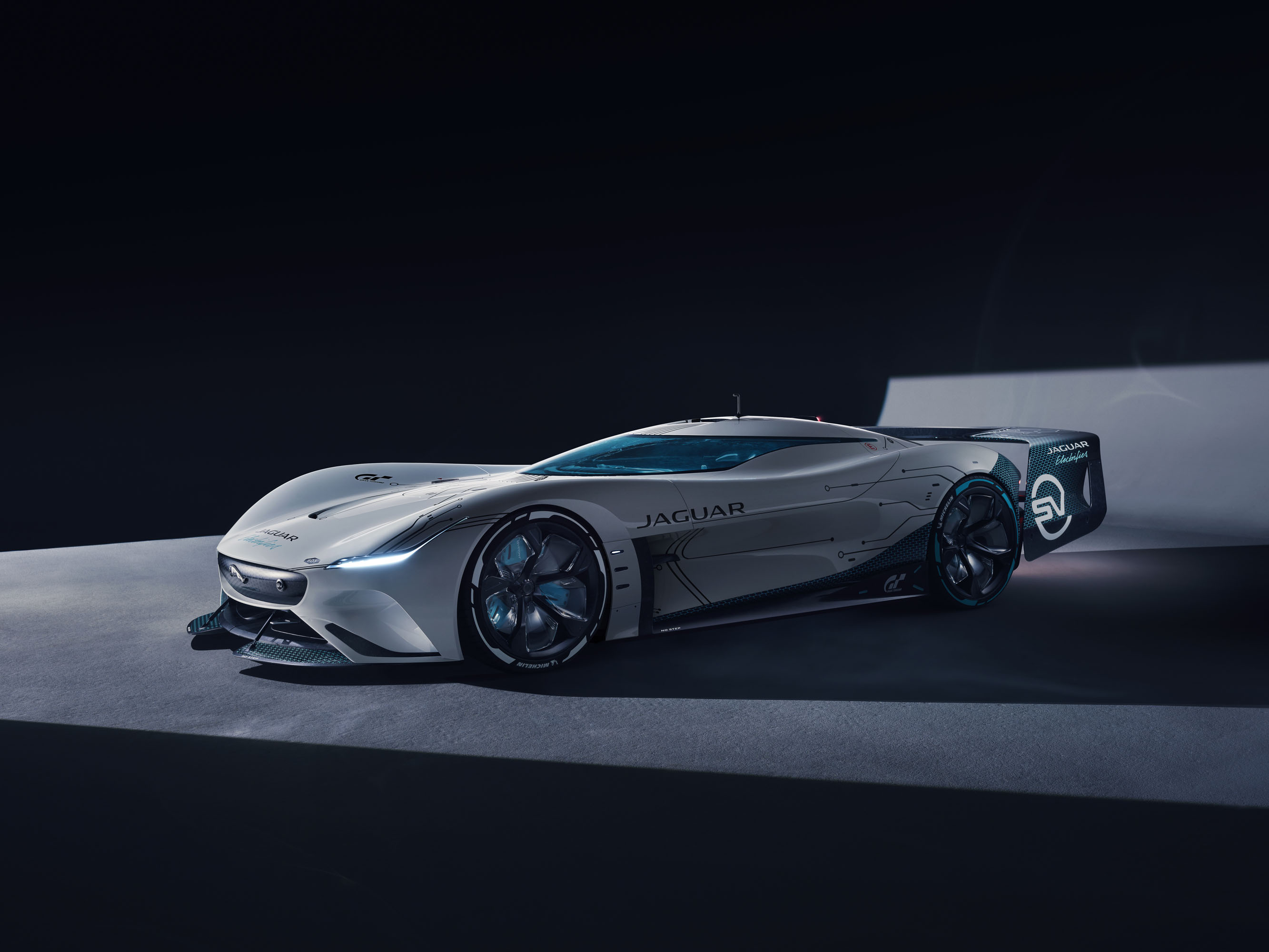 Jaguar Vision Gran Turismo SV