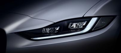 Jaguar XE (2021) - picture 7 of 11