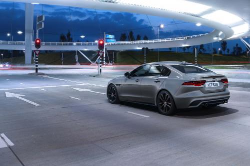 Jaguar XE (2021) - picture 9 of 11