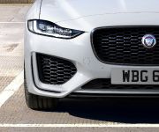 Jaguar XE (2021) - picture 2 of 11