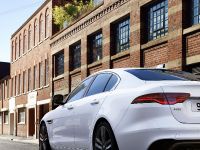 Jaguar XE (2021) - picture 4 of 11