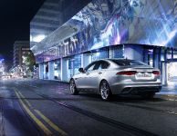 Jaguar XE (2021) - picture 5 of 11