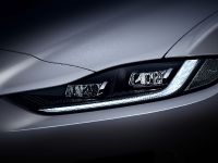 Jaguar XE (2021) - picture 7 of 11