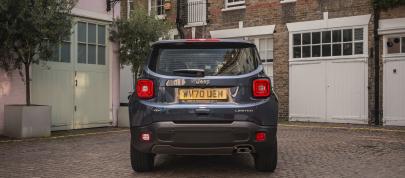 Jeep Renegade 4xe Limited (2021) - picture 15 of 19