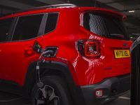 Jeep Renegade 4xe Limited (2021) - picture 2 of 19