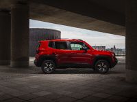Jeep Renegade 4xe Limited (2021) - picture 10 of 19