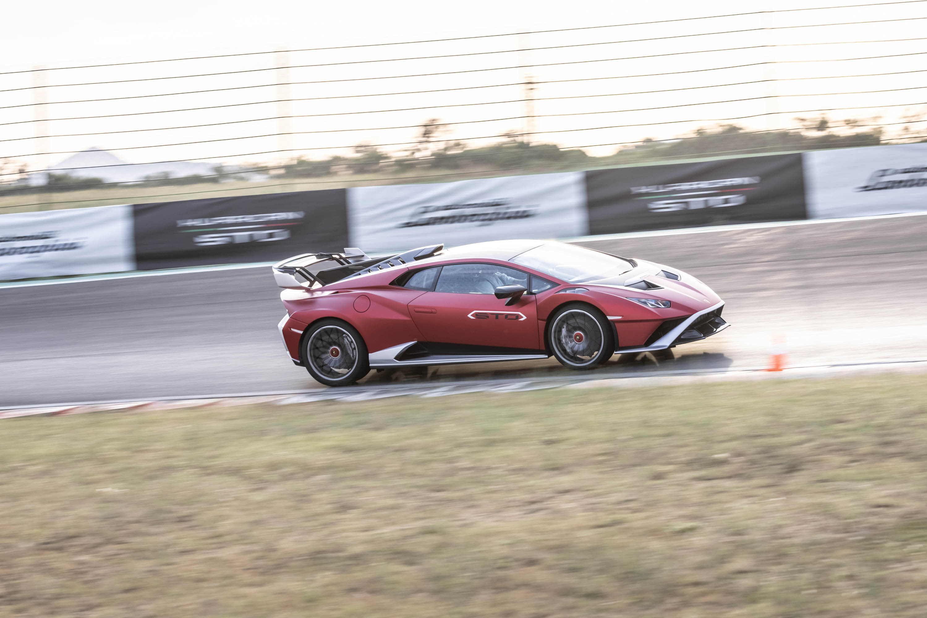 Lamborghini Huracan STO