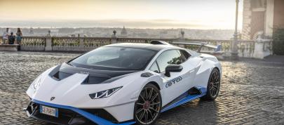 Lamborghini Huracan STO (2021) - picture 31 of 80