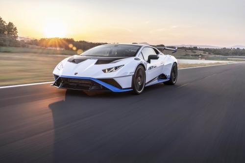 Lamborghini Huracan STO (2021) - picture 32 of 80