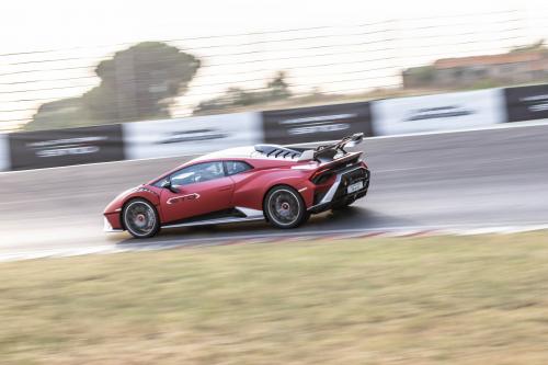 Lamborghini Huracan STO (2021) - picture 64 of 80