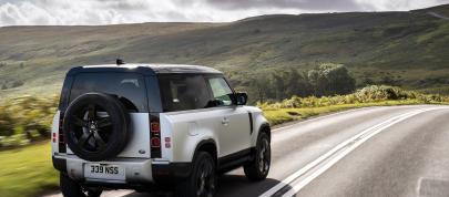 Land Rover Defender (2021) - picture 15 of 88