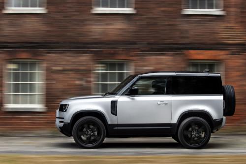 Land Rover Defender (2021) - picture 1 of 88