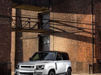 Land Rover Defender (2021)