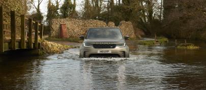 Land Rover Discovery (2021) - picture 28 of 59