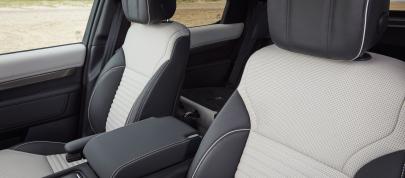 Land Rover Discovery (2021) - picture 39 of 59