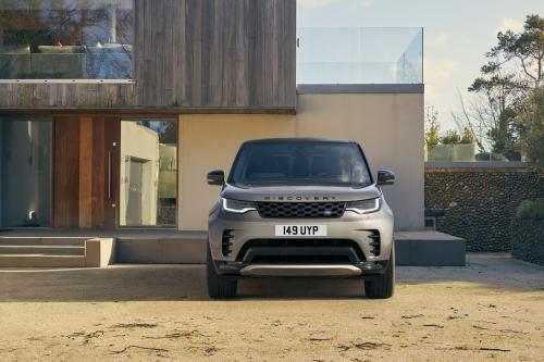 Land Rover Discovery (2021) - picture 1 of 59