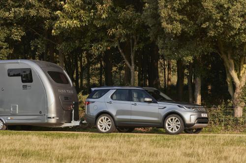 Land Rover Discovery (2021) - picture 8 of 59
