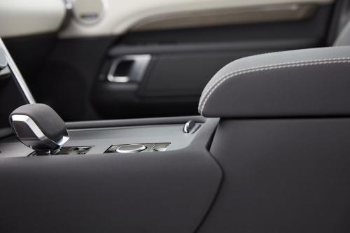 Land Rover Discovery (2021) - picture 41 of 59