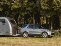 Land Rover Discovery (2021) - picture 8 of 59