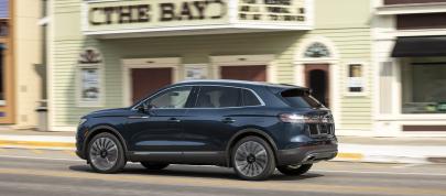 Lincoln Nautilus (2021) - picture 7 of 23